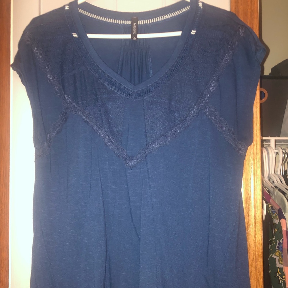 Short sleeve tee